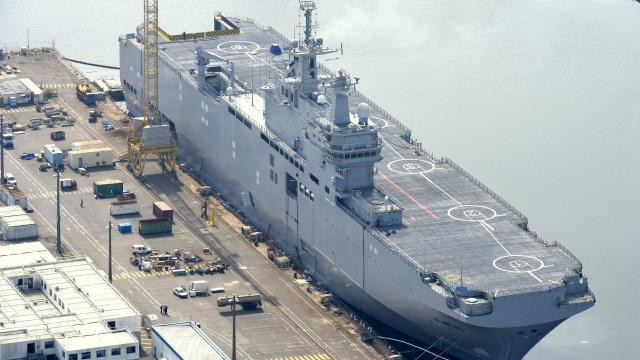 Các tàu chiến Mistral hiện đang neo đậu tại miền nam nước Pháp (Ảnh: ouest-france)