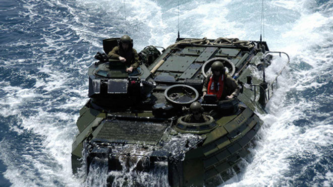 Xe tấn công đổ bộ AAV7 của thủy quân lục chiến Mỹ. Ảnh: Chosun