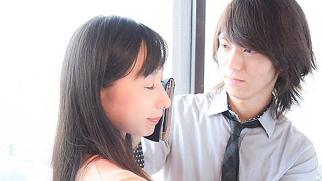 Khi tất cả nằm ngoài sức chịu đựng, phụ nữ Tokyo có thể “điều tới” cho mình một người đàn ông dễ mến để người này lau đi những giọt nước mắt giúp họ.