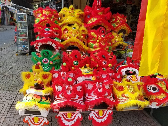 Đồ chơi Trung thu truyền thống hút khách