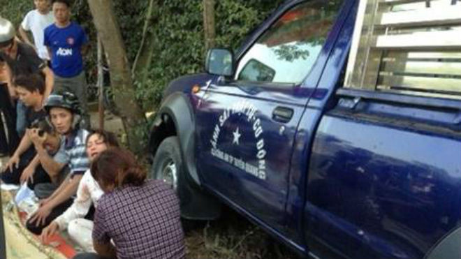 Xe công an gây tai nạn, 2 người đi bộ tử vong