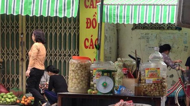 Bán cà, dưa muối đơn giản nhưng mang lại thu nhập cao