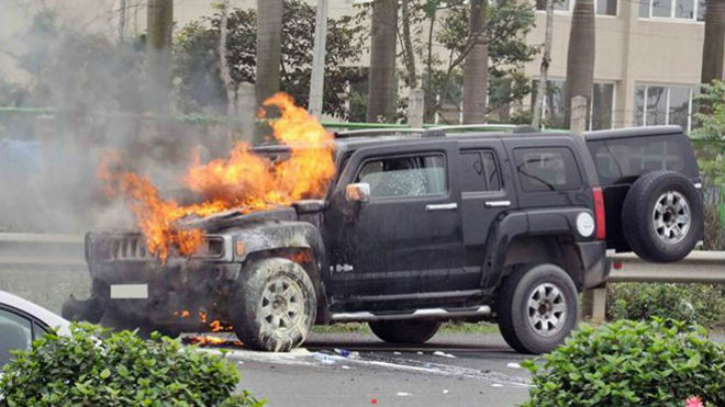 Chiếc xe gặp nạn trên cao tốc Láng - Hòa Lạc. Ảnh: Otofun. 