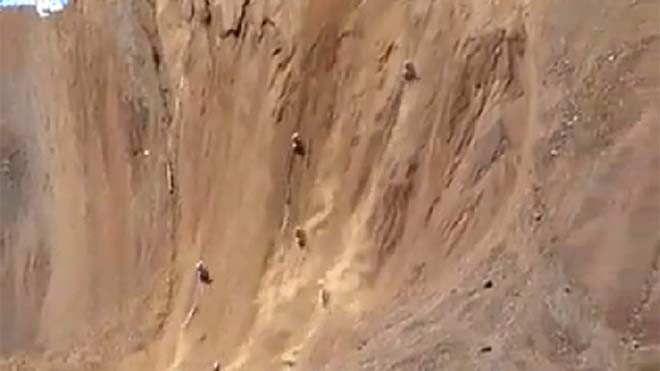 Môtô leo dốc thẳng đứng