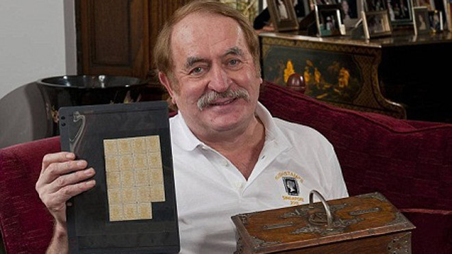 Nhà sưu tầm tem Allan Grant đã ngay lập tức nhận ra giá trị của những con tem này dù ban đầu nhà đấu giá chỉ ước tính những con tem có giá 1.000 bảng, ông Grant đã lập tức chi ra 79.000 bảng để nắm quyền sở hữu những con tem.