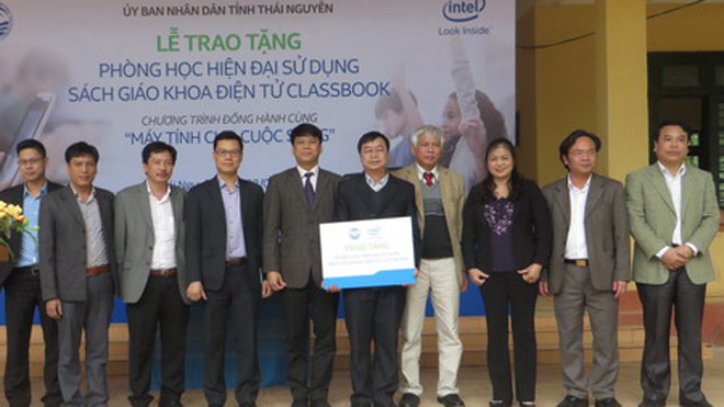 Classbook đến với học sinh dân tộc thiểu số