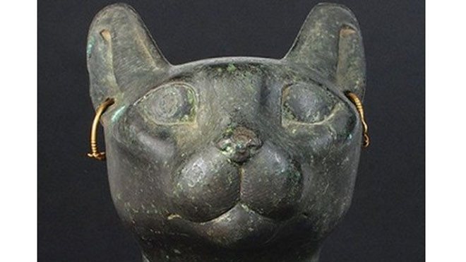 Bức tượng suýt bị vứt vào thùng rác có giá… 1,7 tỉ đồng