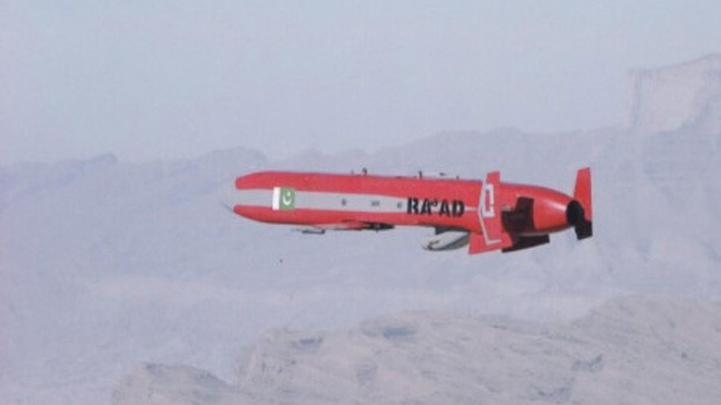 Tên lửa Ra'ad của Pakistan được phóng từ máy bay, có khả năng mang đầu đạn hạt nhân (Ảnh: AFP) 