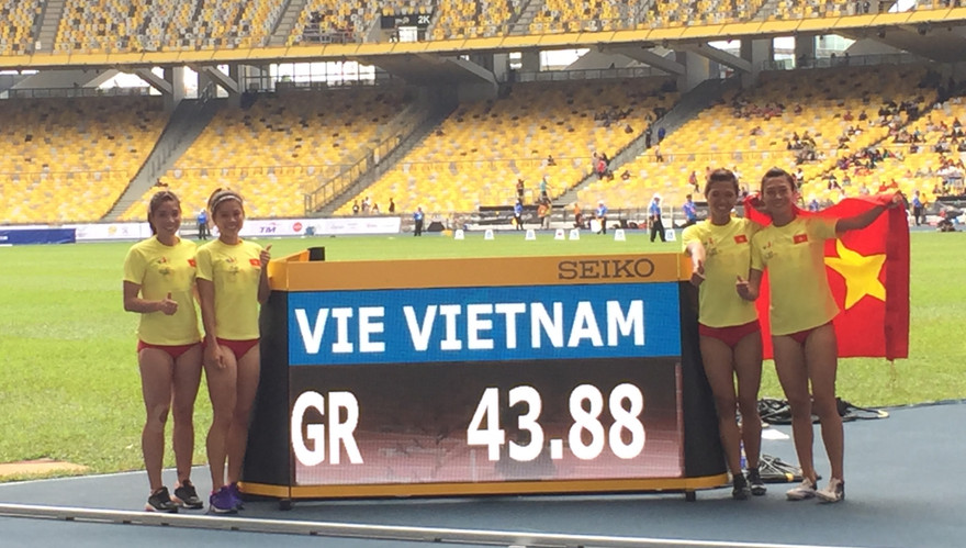 Ngôi sao Tú Chinh: 'Chị Hương ơi, chúng em làm nên lịch sử rồi'