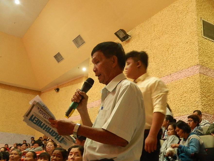 Cử tri quận 2 phát biểu đại buổi tiếp xúc