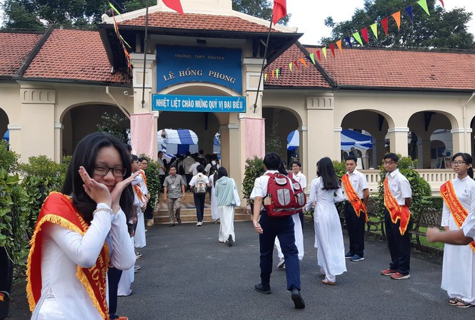 TPHCM tất bật chuẩn bị đón hơn 170.000 học sinh đi học lại 