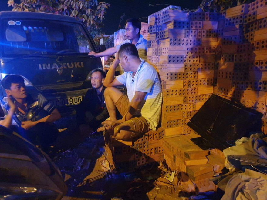 'Bà hỏa' thiêu rụi 3 ki ốt lúc rạng sáng ở Bình Dương