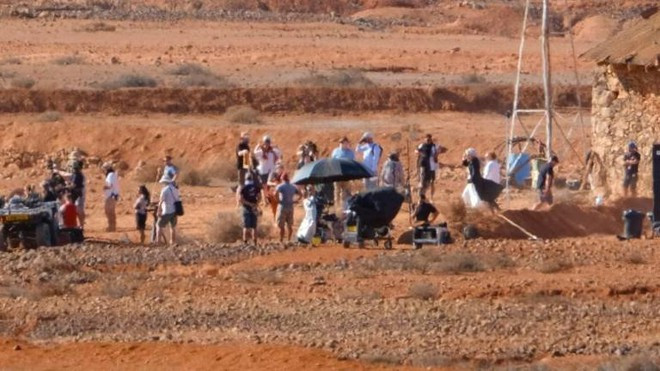 Phim trường The Eternals trở nên náo loạn trước sự việc.