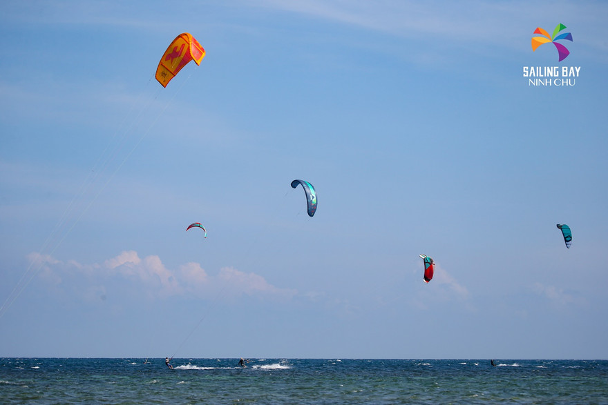 'Đại tiệc' lướt ván diều quốc tế tại biển Ninh Chữ 