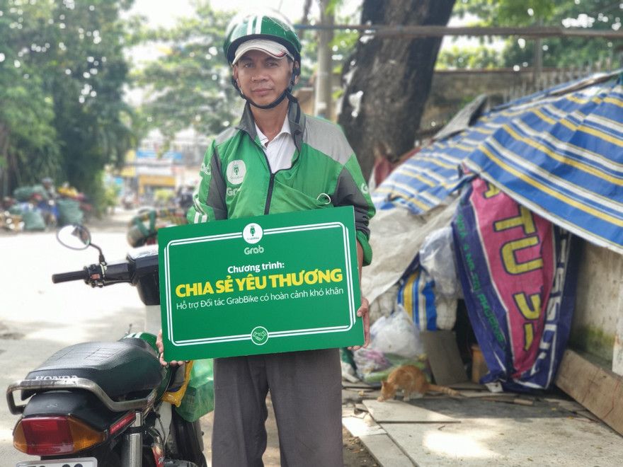 Số tiền 5 triệu có thể không lớn với người khác, nhưng với anh Hiếu, đó là một sự hỗ trợ hết sức ý nghĩa cho cuộc sống chật vật của mình