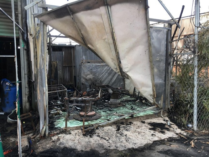 Hàng loạt cơ sở kinh doanh bị lửa thiêu rụi lúc rạng sáng