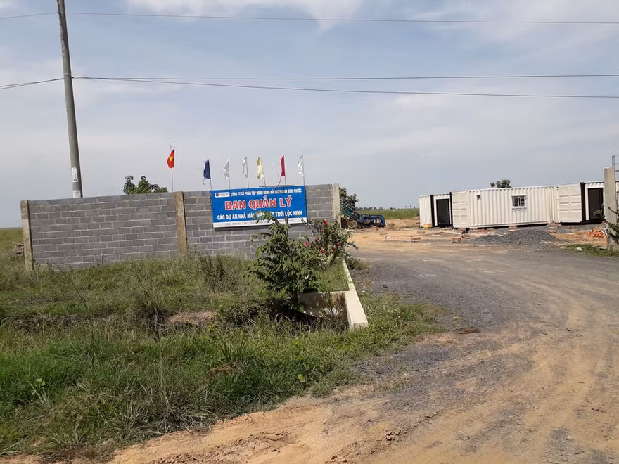 Cận cảnh khu đất làm điện mặt trời Thái Lan muốn mua sát biên giới Campuchia 