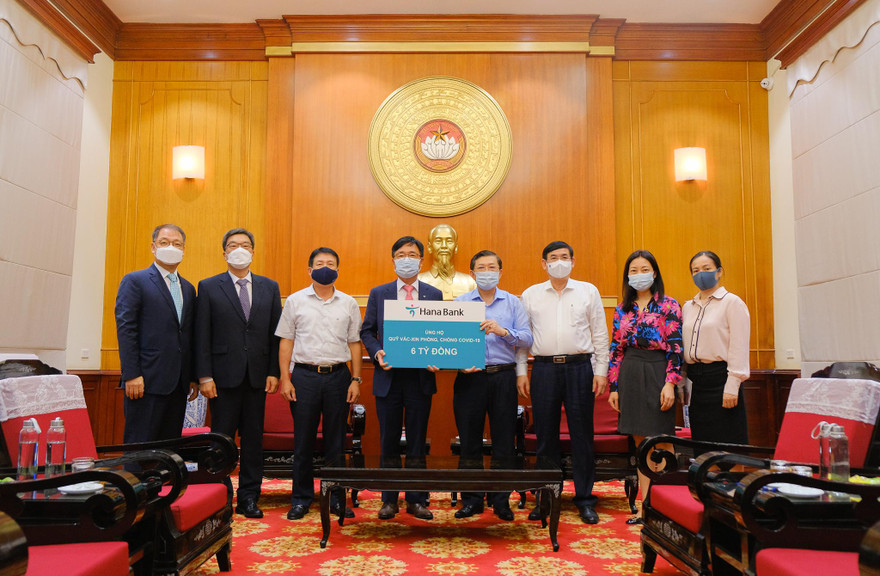 Hana Bank ủng hộ Quỹ Vắc-xin phòng, chống Covid 6 tỷ đồng 