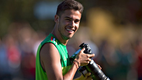 Mauro Icardi đang đối mặt với nguy cơ kép mất vợ.