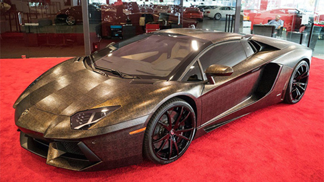 Lamborghini Aventador độ giả da cá sấu