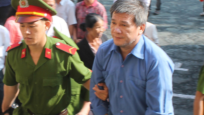 “Siêu lừa” Dương Thanh Cường 2 lần qua mặt Trầm Bê và ngân hàng Phương Nam vay hàng trăm tỷ đồng và hàng chục ngàn lượng vàng.