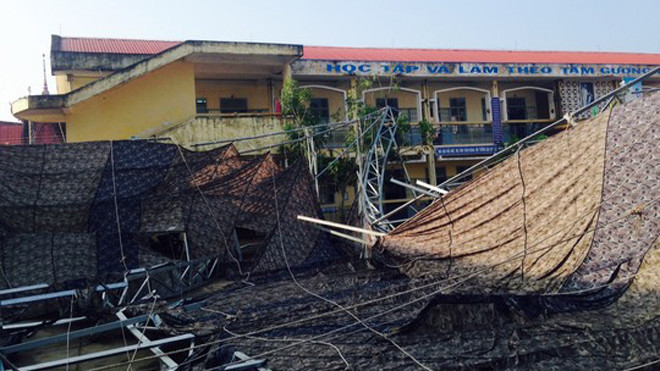 Hiện trường vụ sập nhà