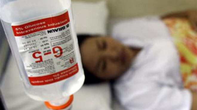 Việc tự ý truyền dịch khi người đang mệt là "đánh cược" với tính mạng. Ảnh minh họa