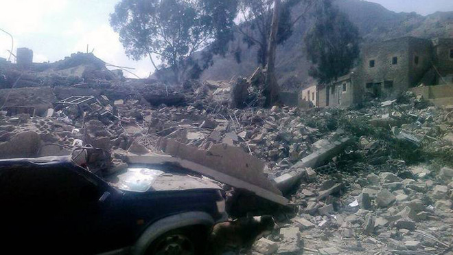 Hiện trưởng sau vụ không kích vào một bệnh viện tại Yemen (Ảnh: AP)