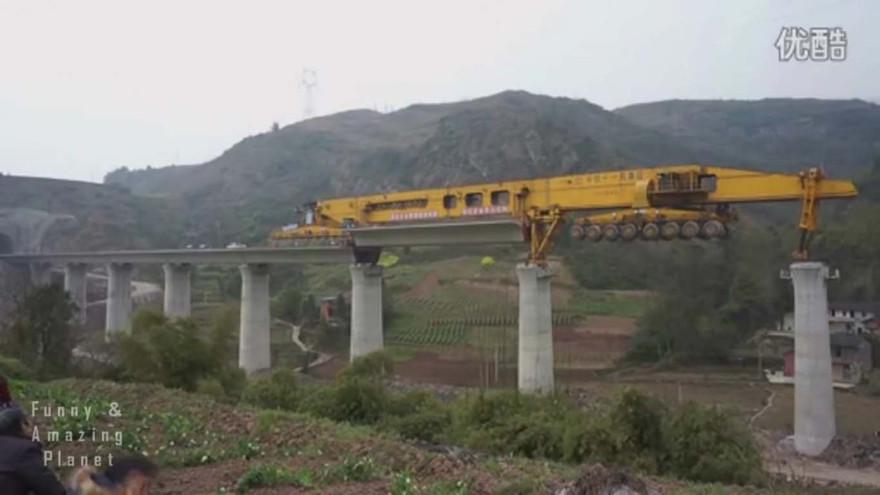 “Choáng” với cỗ máy xây cầu của Trung Quốc