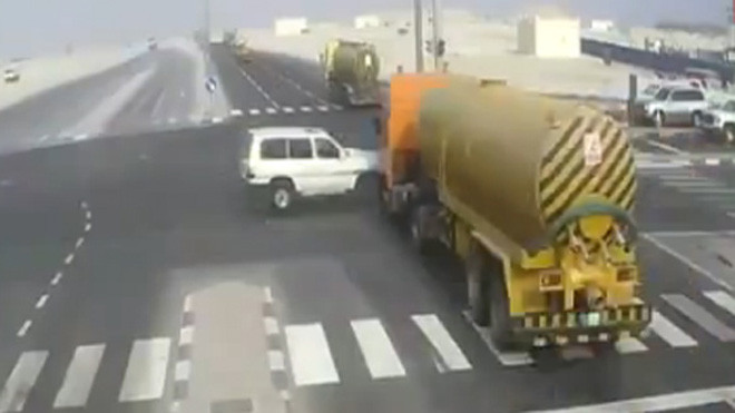 Gặp tai nạn thảm khốc vì vượt đèn đỏ