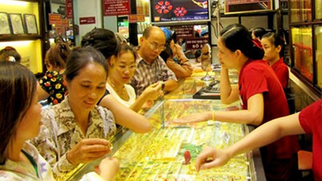 Vàng SCJ bất ngờ tăng mạnh giá bán, giảm giá mua