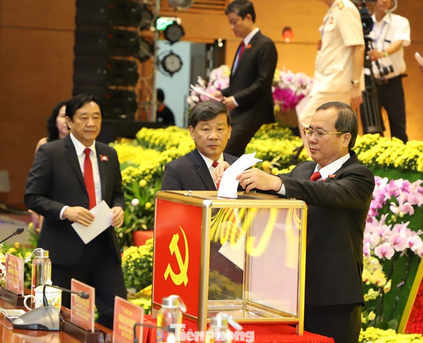 Hai tân Phó Bí thư Tỉnh ủy Bình Dương là ai?