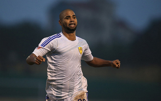 Ngoại binh Claudecir.