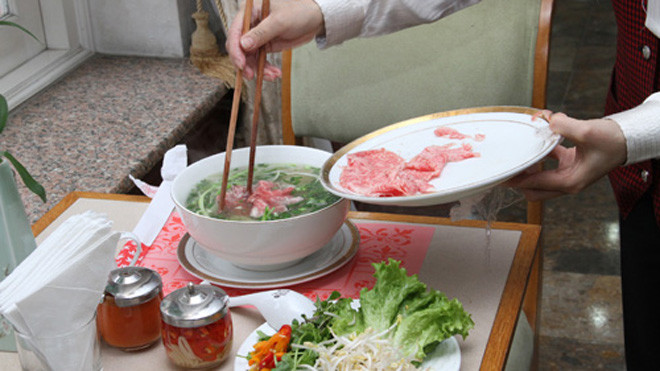 Thực đơn trị giá tiền tỷ của đại gia Việt