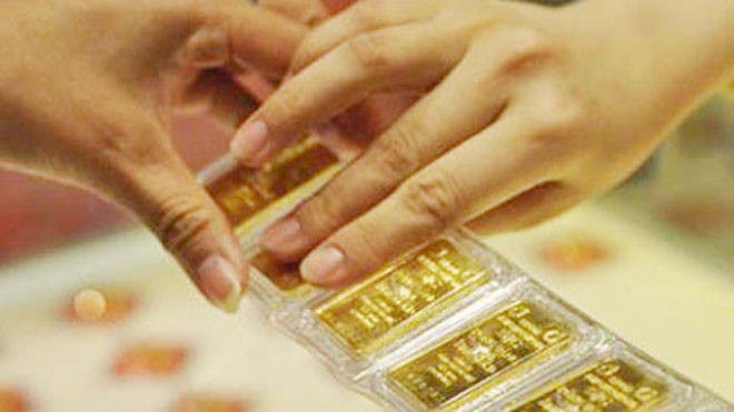 Giá vàng mua vào giảm 50.000 đồng