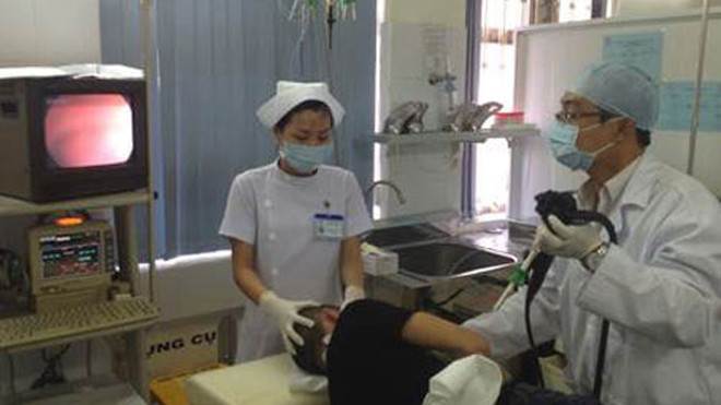 Nội soi dạ dày và tìm vi trùng tại Bệnh viện Vạn Hạnh. Ảnh: V.H
