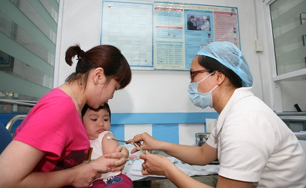 Tiêm văcxin là biện pháp quan trọng nhất để phòng ngừa bệnh sởi cho trẻ. Ảnh: Sức khỏe Đời sống