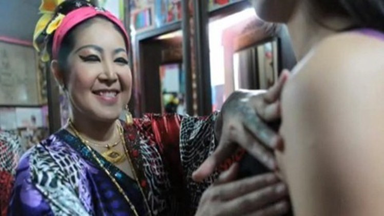 Những kiểu nâng ngực kỳ quái có 1-0-2 thế giới