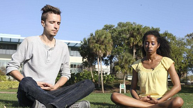 Amanda Gryce phải uống thuốc để làm tê khu vực nhạy cảm và tập thể dục để kiểm soát tâm trí