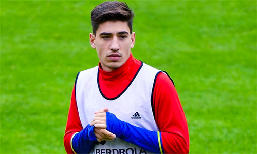 Đội U21 Tây Ban Nha trả Bellerin về CLB và ngay lập tức gọi Javier Manquillo lên thay thế.