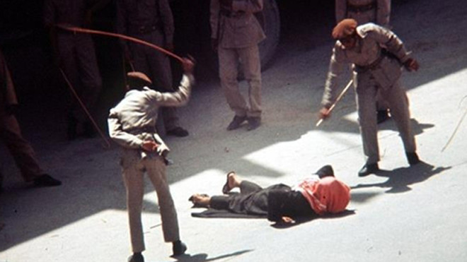 Một người bị phạt roi ở Arab Saudi. Ảnh: Press TV.