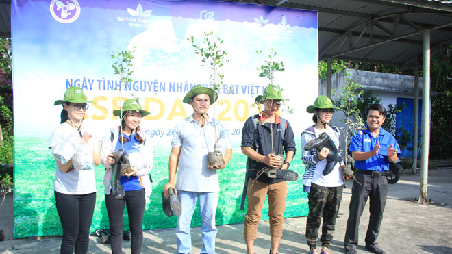 Ra quân trồng cây xanh tại khu rừng ngập mặn Cần Giờ