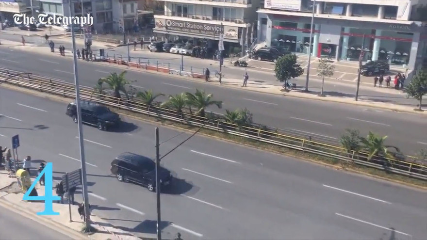 Đoàn xe bọc thép hùng hậu hộ tống tổng thống Mỹ