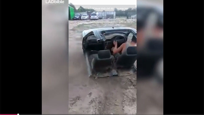 Video ôtô còn một nửa vẫn chạy thu hút 15 triệu lượt xem