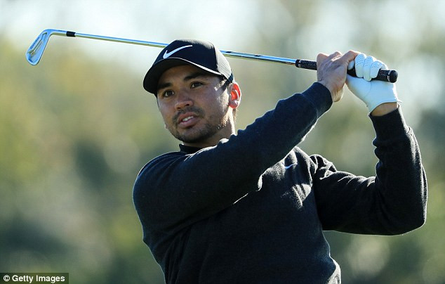 Jason Day có khởi đầu đầy thuận lợi dù gặp thời tiết bất thường
