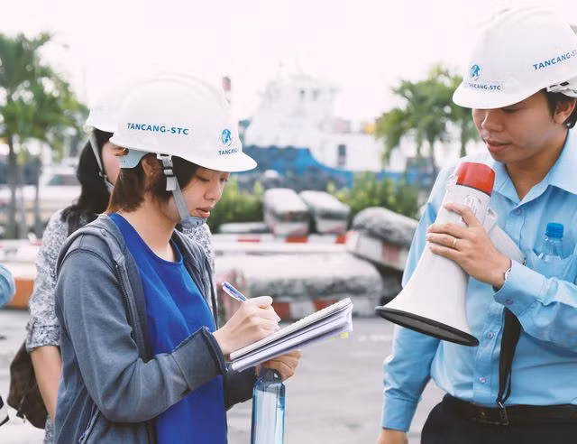 Cơ hội nghề nghiệp rộng mở với sinh viên ngành Logistics và quản lý chuỗi cung ứng