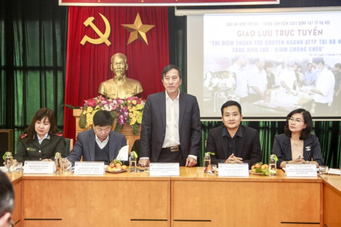 Toàn cảnh buổi giao lưu trực tuyến diễn ra tại Báo ANTĐ chiều 12-12