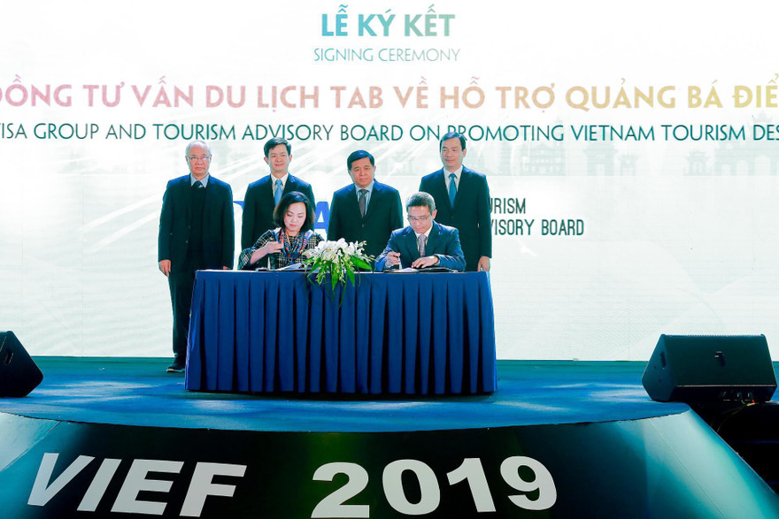 Thu hút khách du lịch đến với Việt Nam