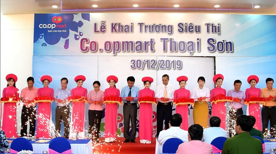 Khai trương siêu thị Coopmart Thoại Sơn
