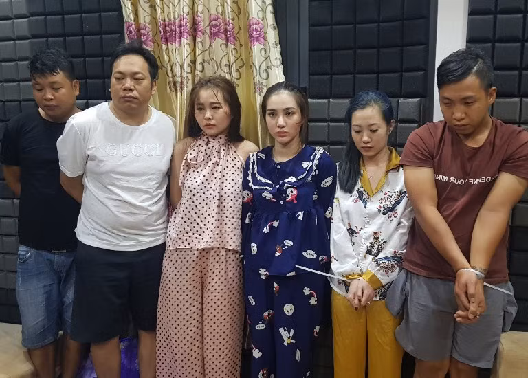 Nhóm nam, nữ mở tiệc sinh nhật cho hotgirl bằng ma túy 